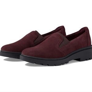 NEW CLARKS Women's Calla Rae Loafer. Size 9.5. Color Burgundy